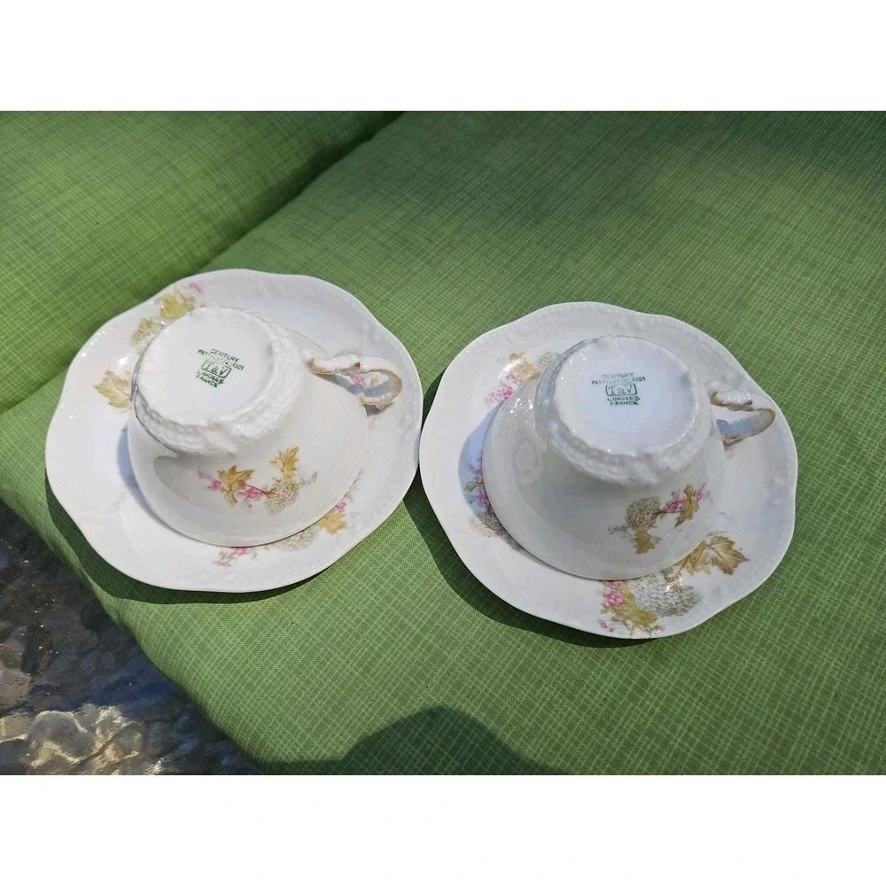 2 Tressemanes & Vogt T&V Limoges Teacup Saucer Scalloped Hydrangeas‎ Century VTG